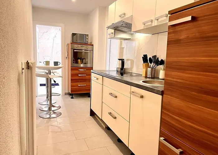 Wesley House Apartment *